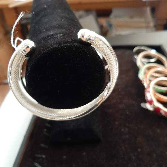 Ladies Jewelry - Picture 6 of 8